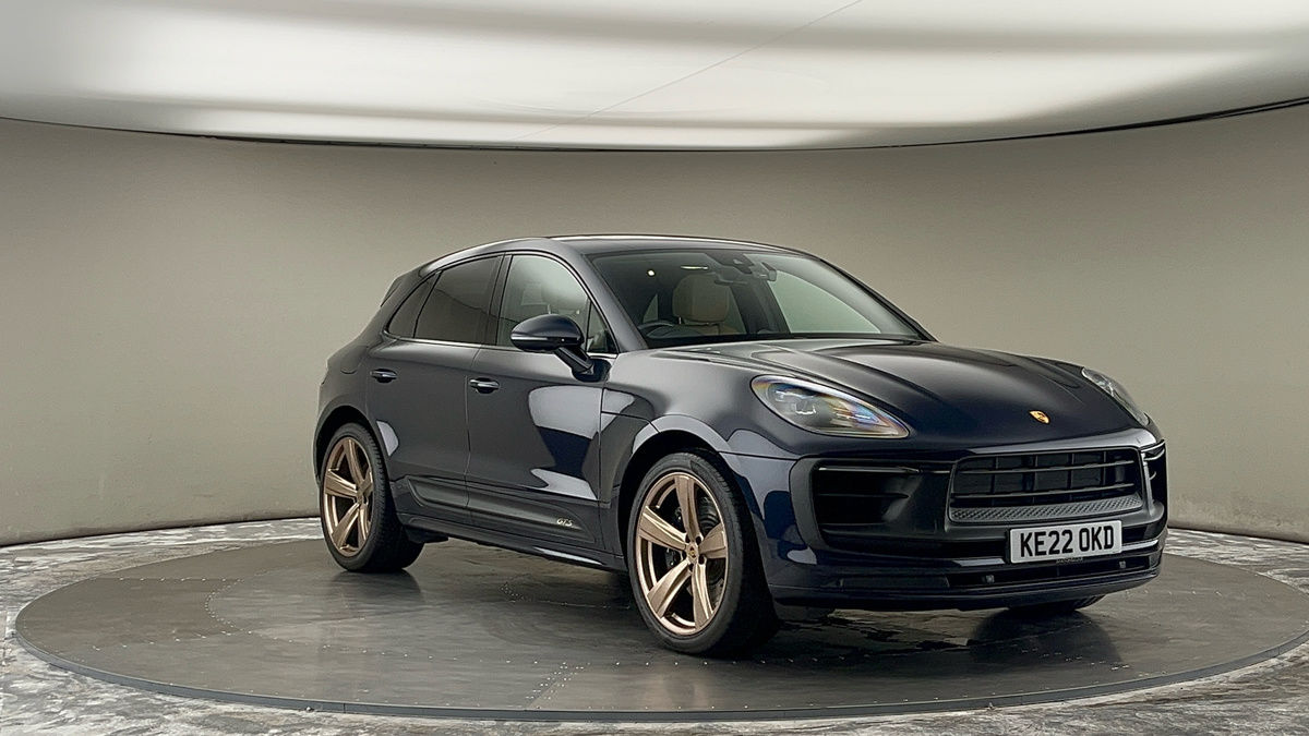 Porsche Macan Sticky Header Image