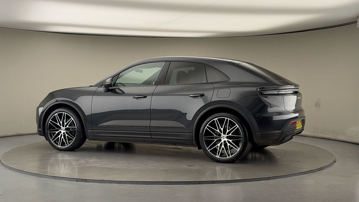 More views of Porsche Macan