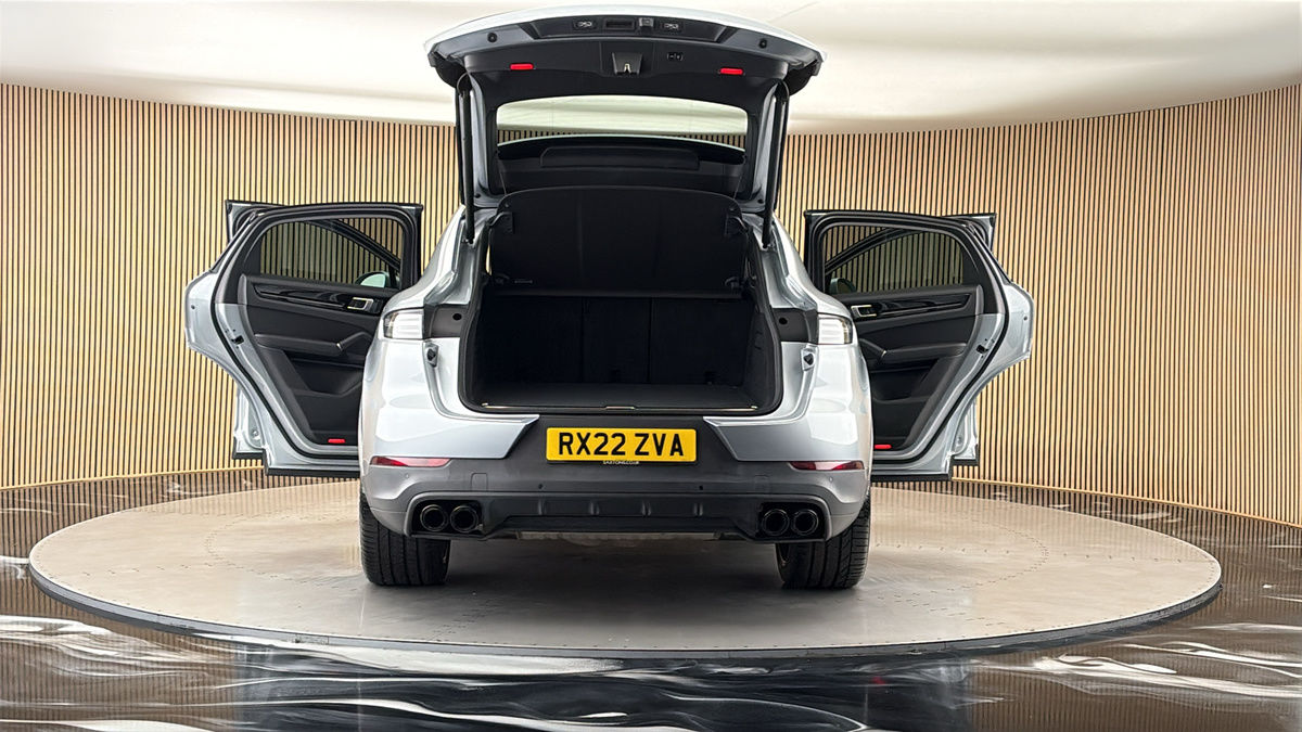More views of Porsche Cayenne