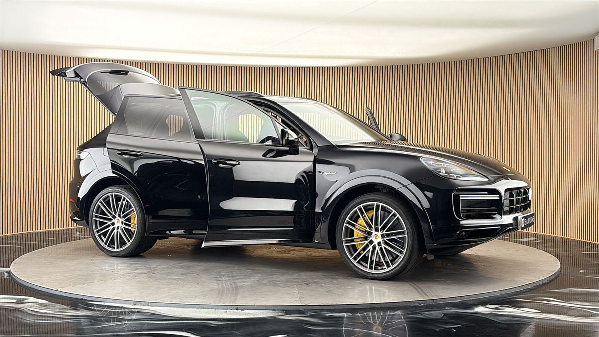 More views of Porsche Cayenne
