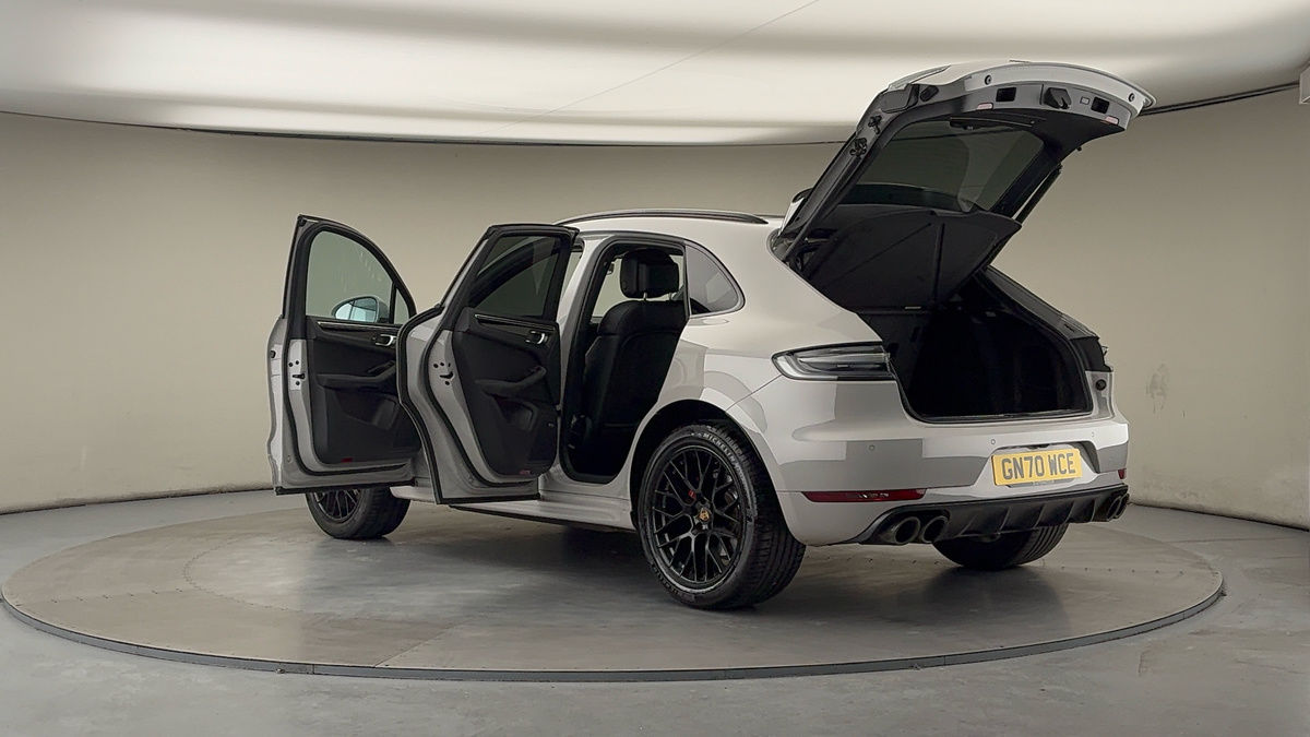 More views of Porsche Macan
