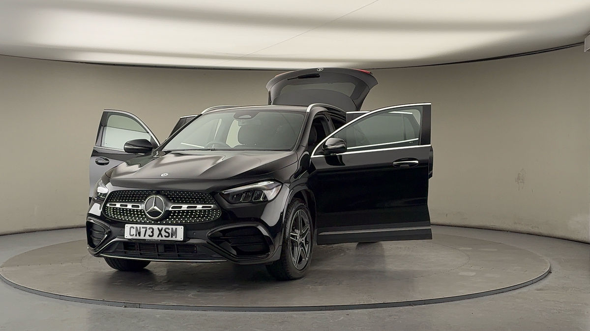 More views of Mercedes-Benz GLA