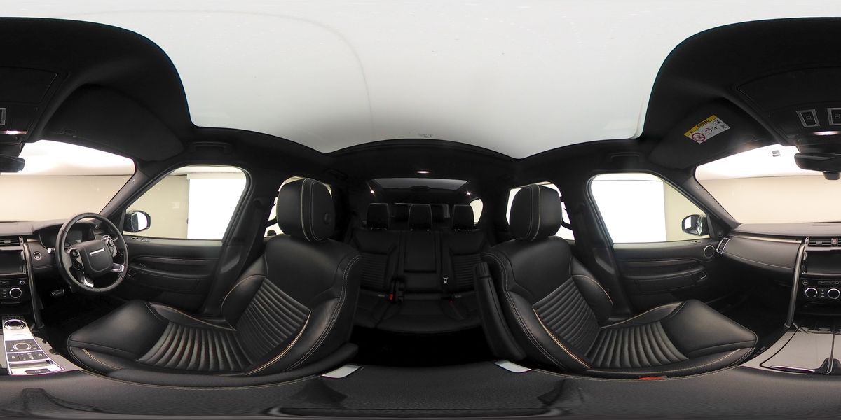 More views of Land Rover Discovery