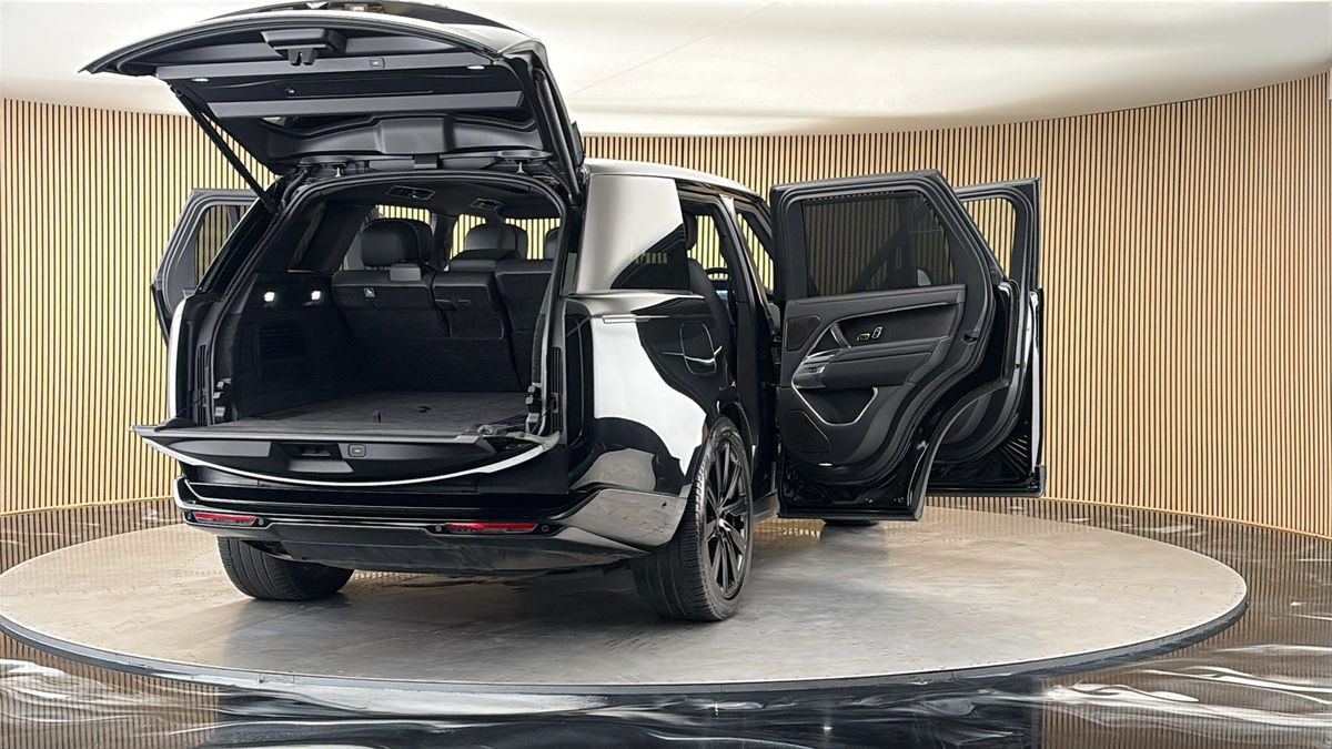 More views of Land Rover Range Rover