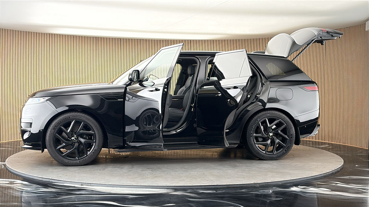 More views of Land Rover Range Rover Sport