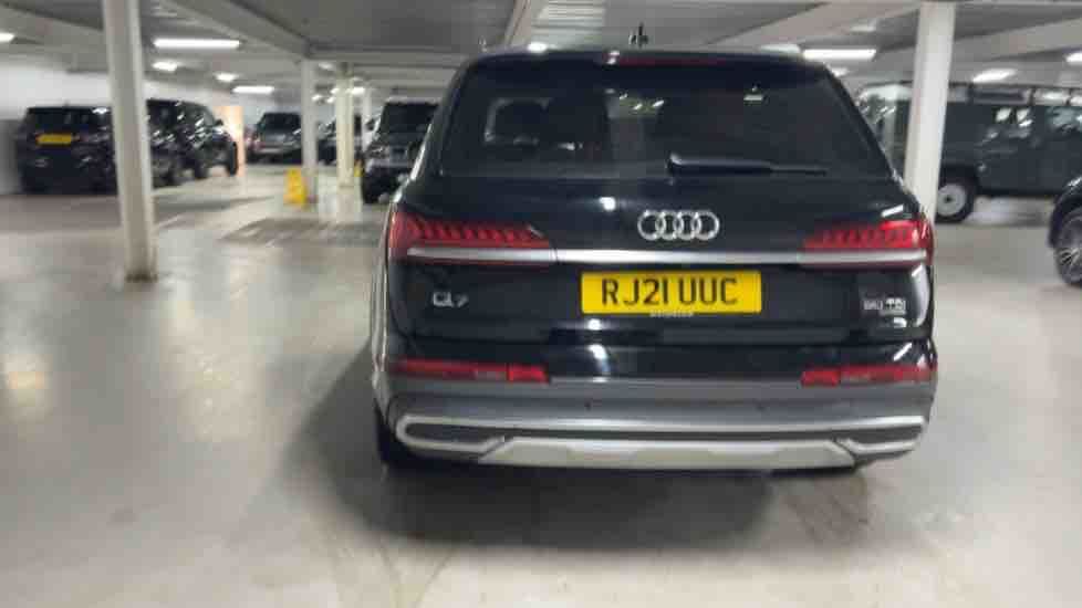 More views of Audi Q7