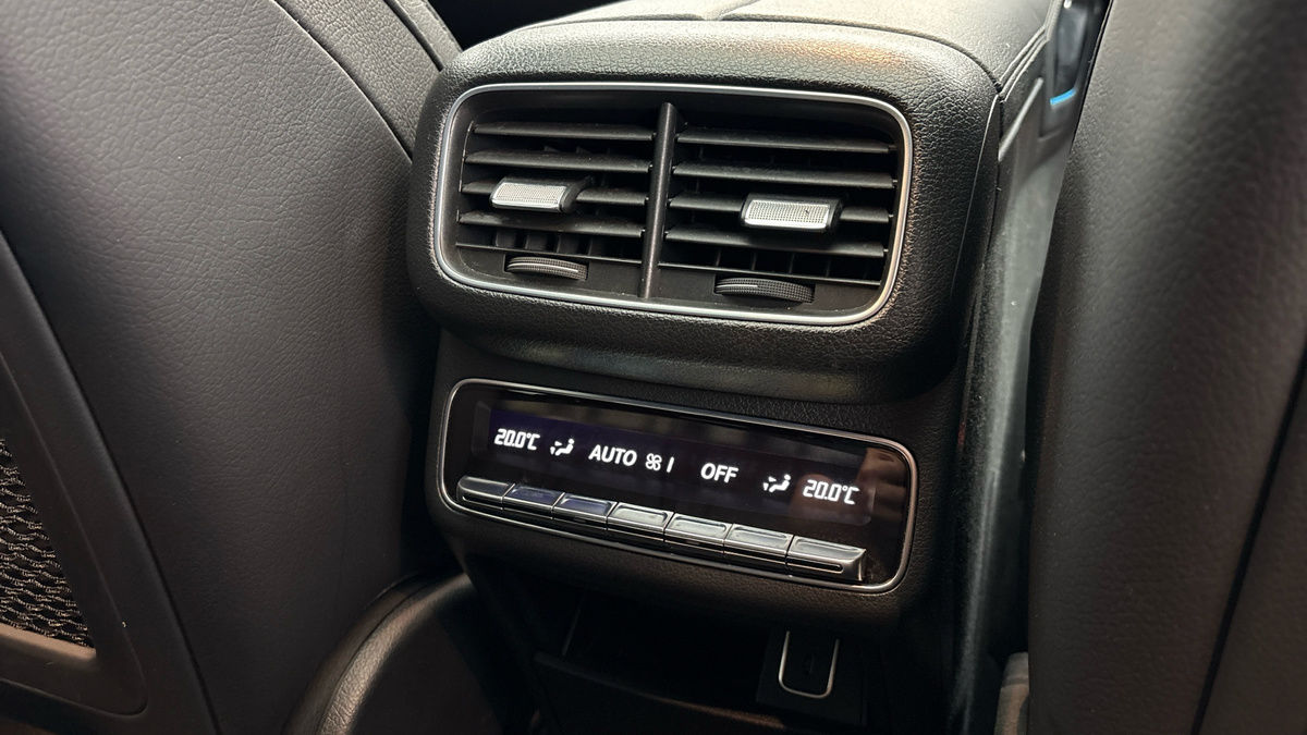 Mercedes-Benz GLE Image 25
