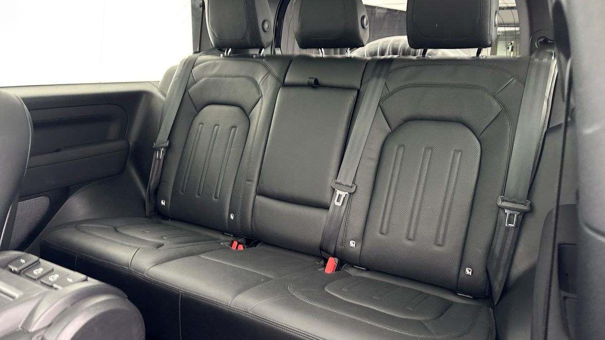 Land Rover Defender 90 Urban Image 8