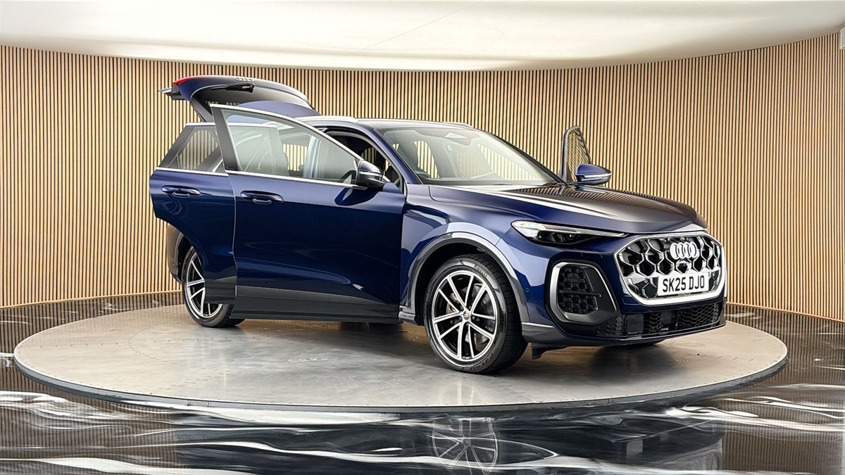 More views of Audi Q5