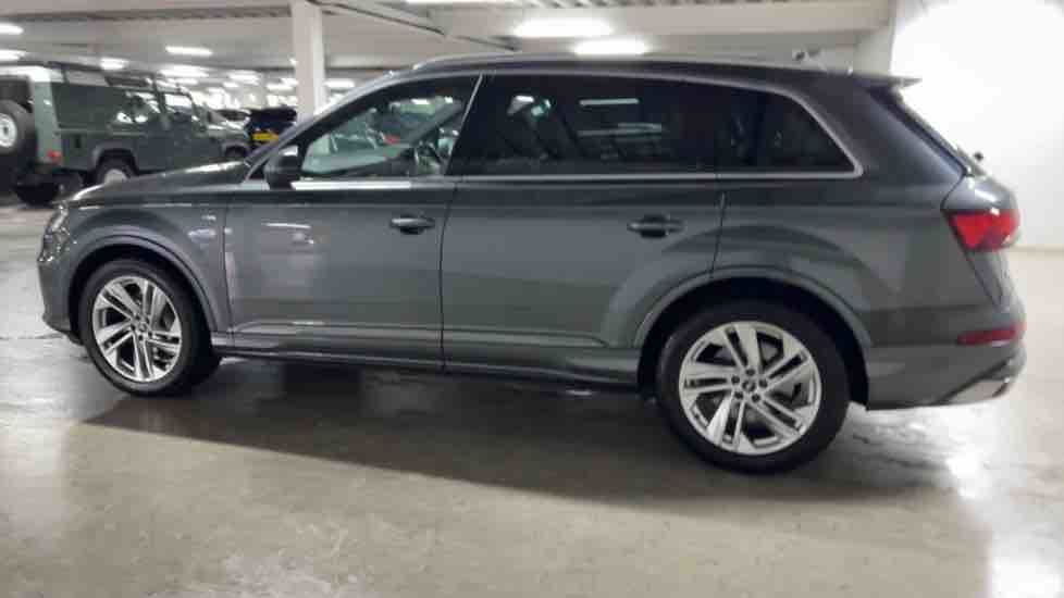 More views of Audi Q7