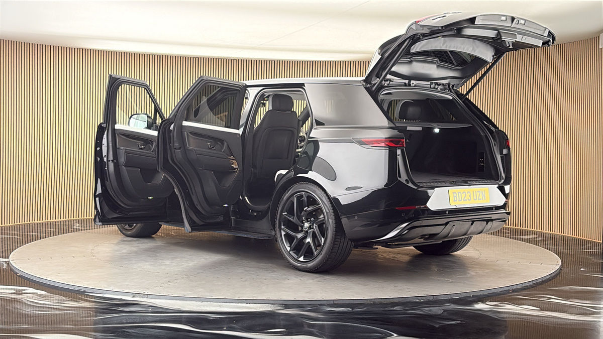 More views of Land Rover Range Rover Sport