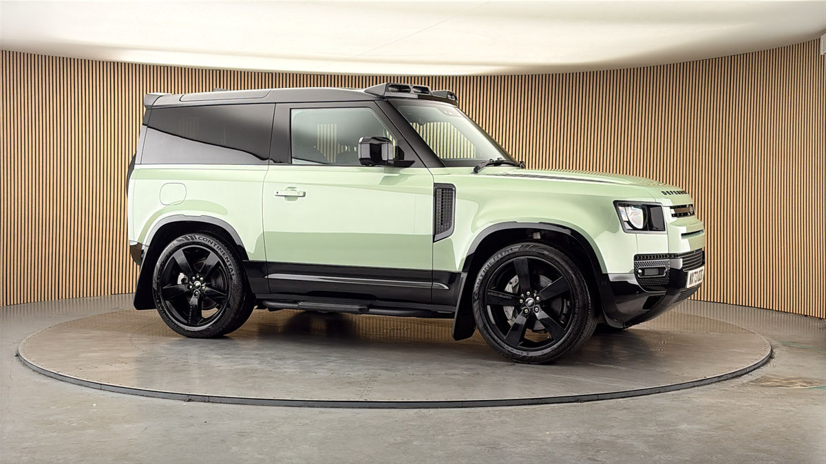 More views of Land Rover Defender 90