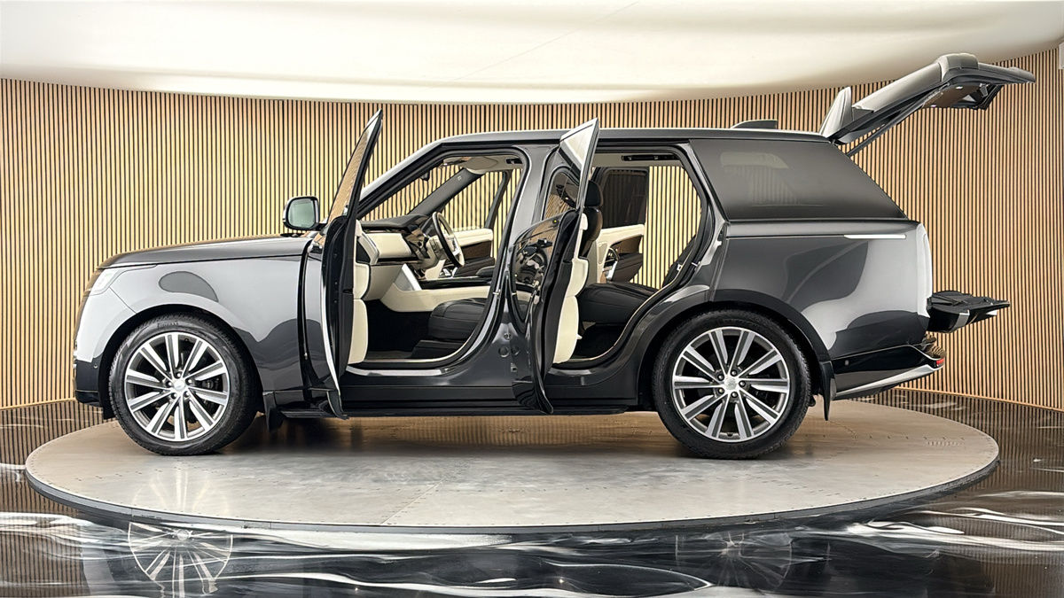 More views of Land Rover Range Rover