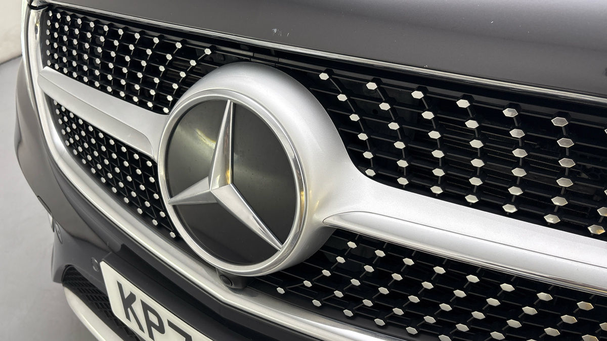 Mercedes-Benz V Class Image 24