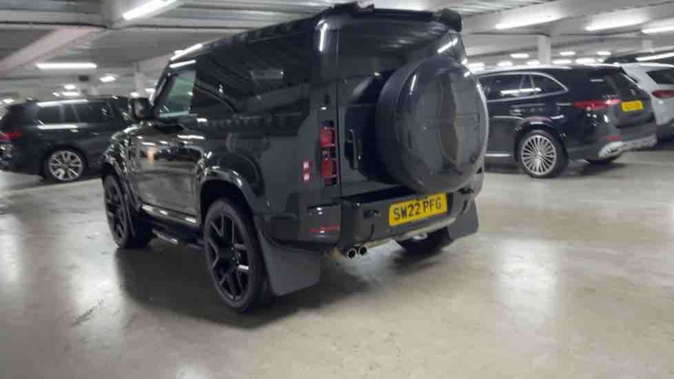 More views of Land Rover Defender 90