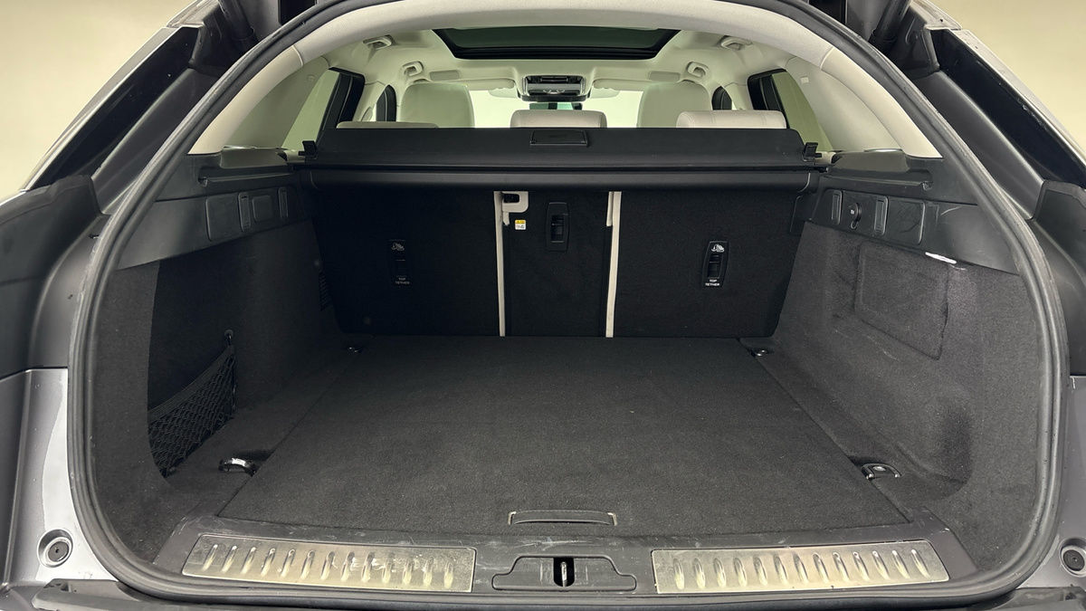 Land Rover Range Rover Velar Image 11