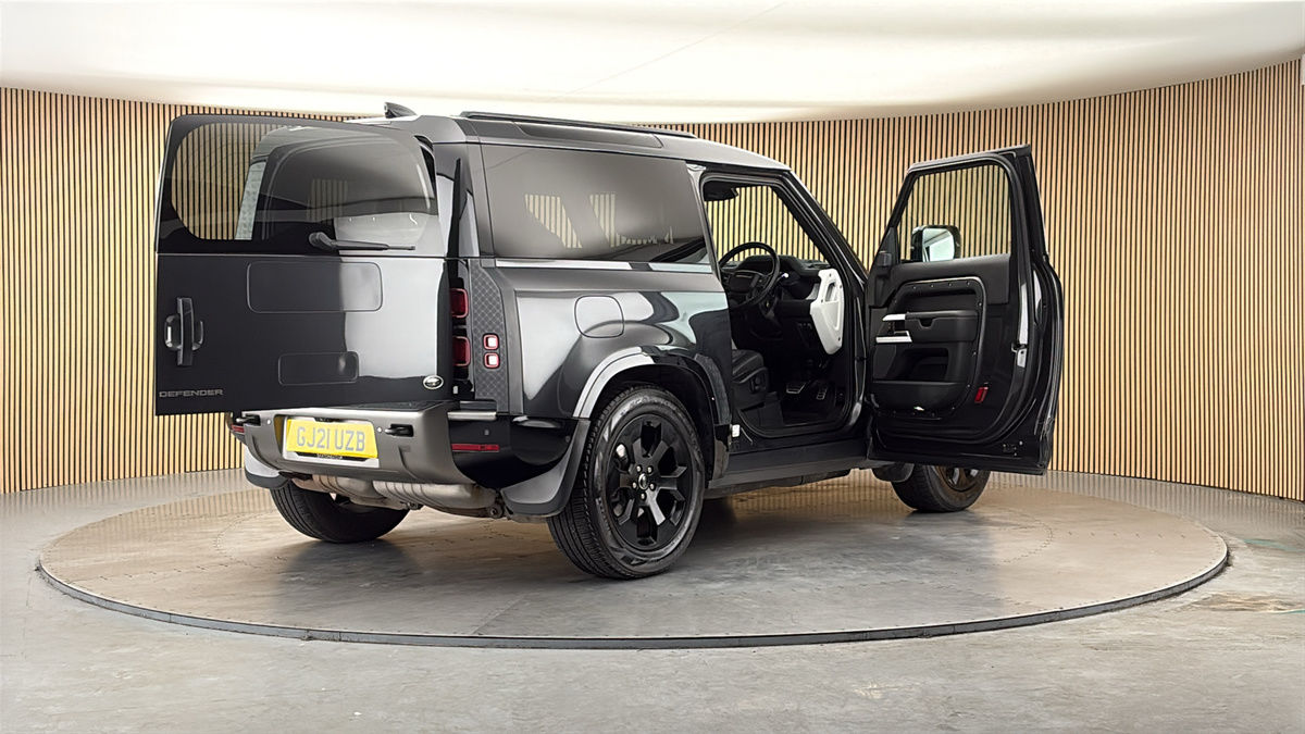 More views of Land Rover Defender 90