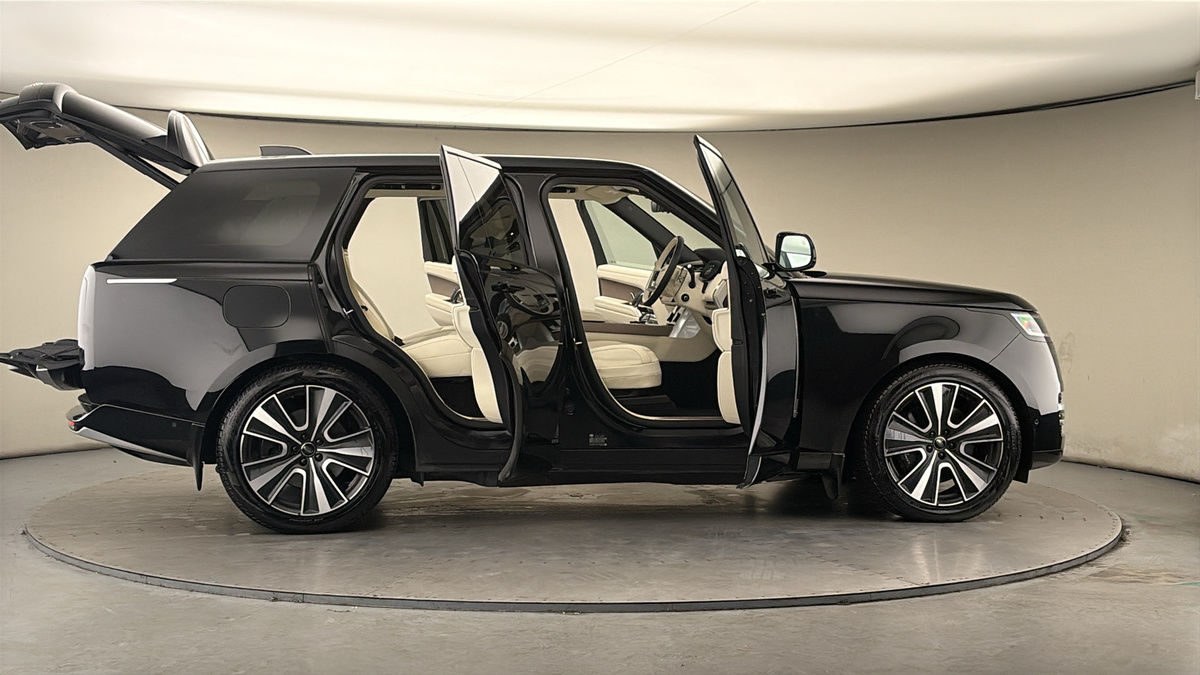 More views of Land Rover Range Rover