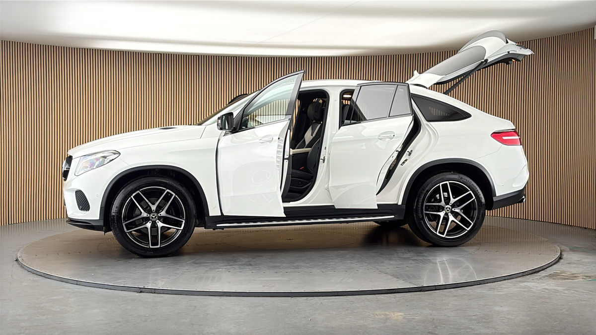 More views of Mercedes-Benz GLE