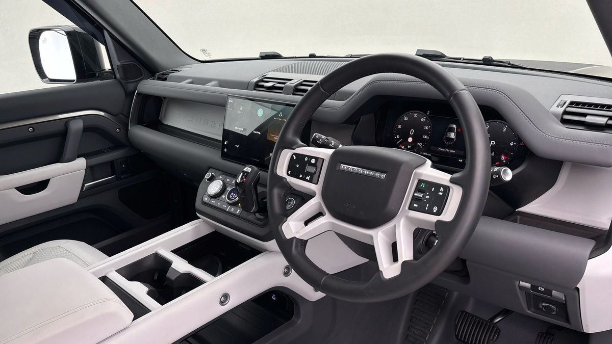 Land Rover Defender 110 Urban Image 15