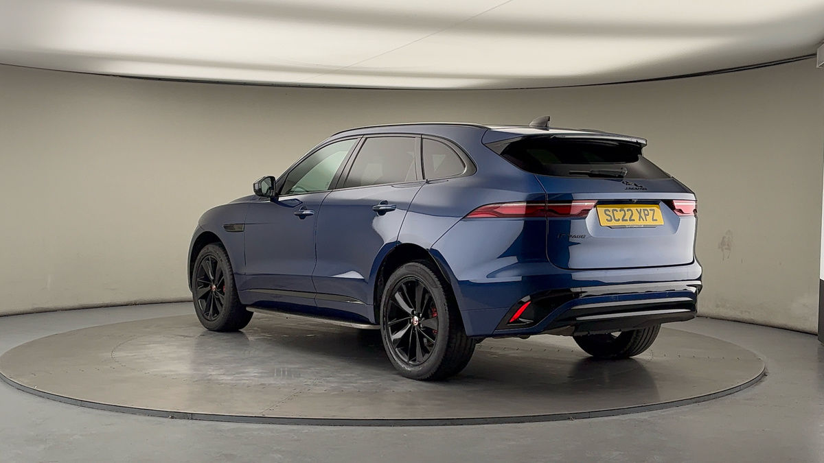 Jaguar F-PACE Image 2