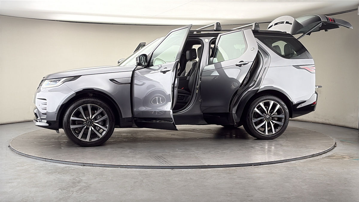 More views of Land Rover Discovery