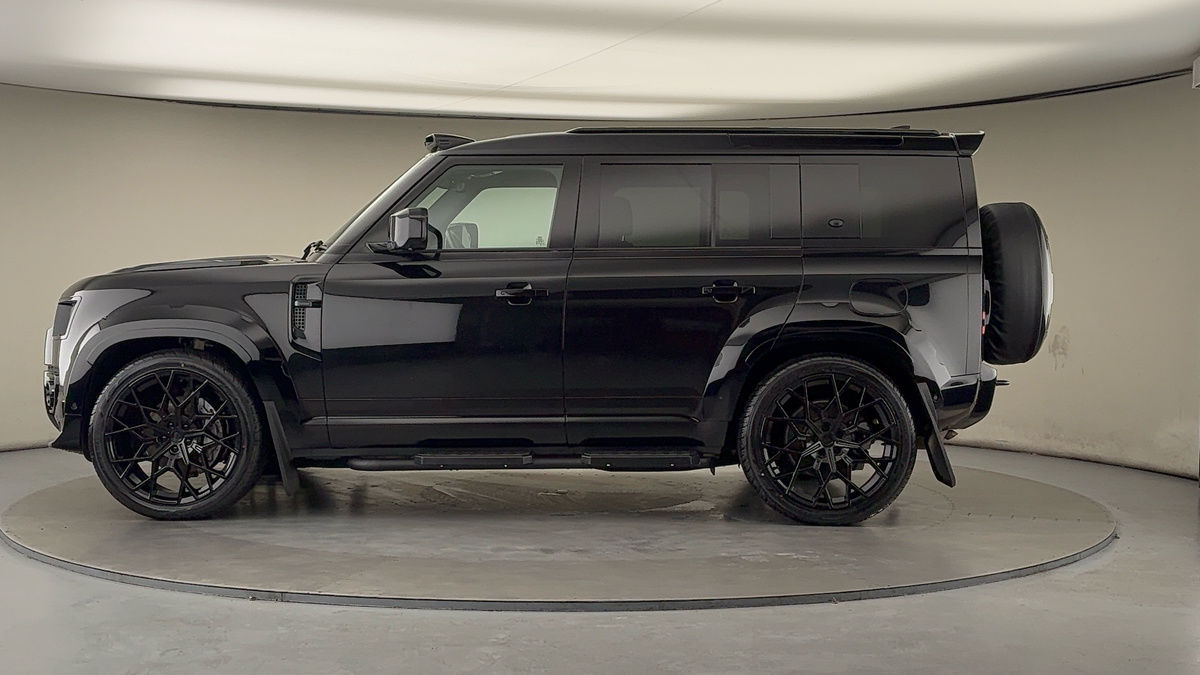 Land Rover Defender 110 Urban Image 15