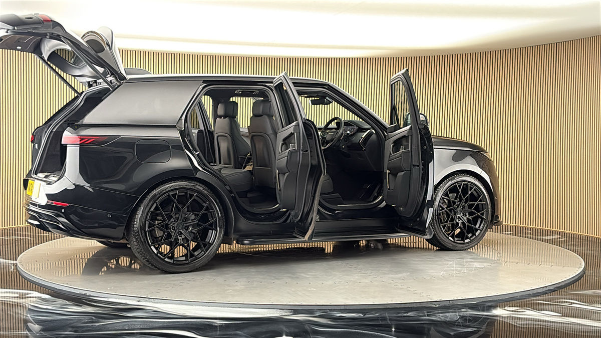 More views of Land Rover Range Rover Sport