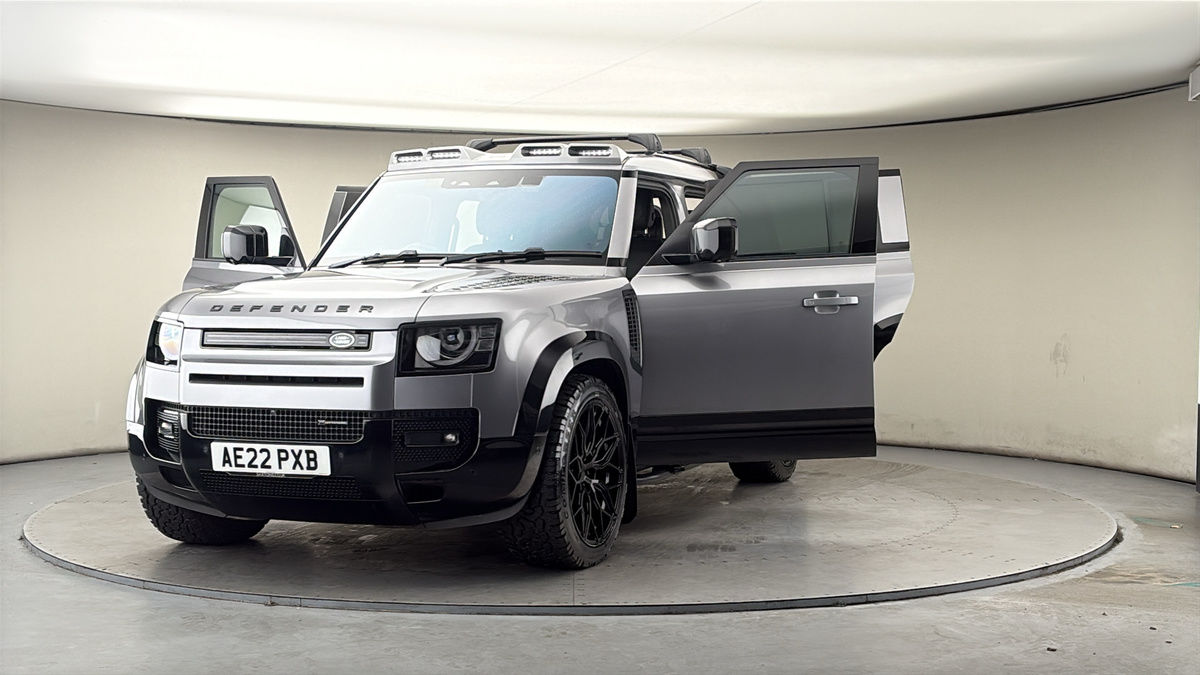 More views of Land Rover Defender 110