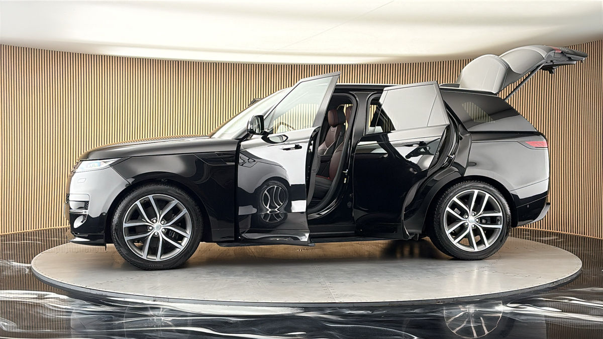 More views of Land Rover Range Rover Sport