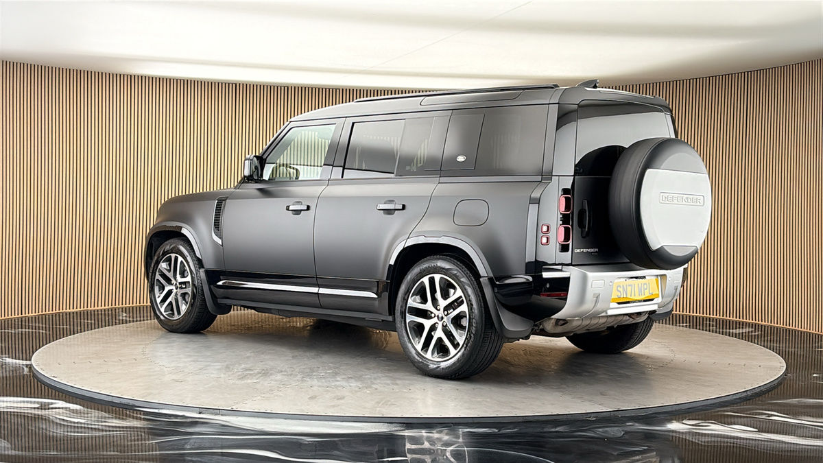 More views of Land Rover Defender 110