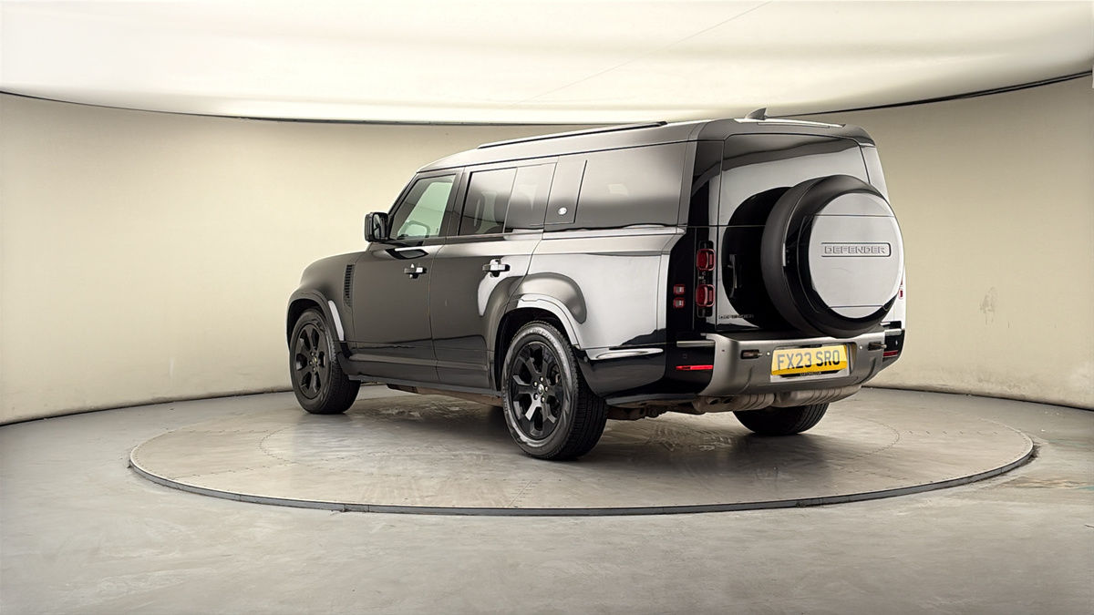 Land Rover Defender 130 Image 2