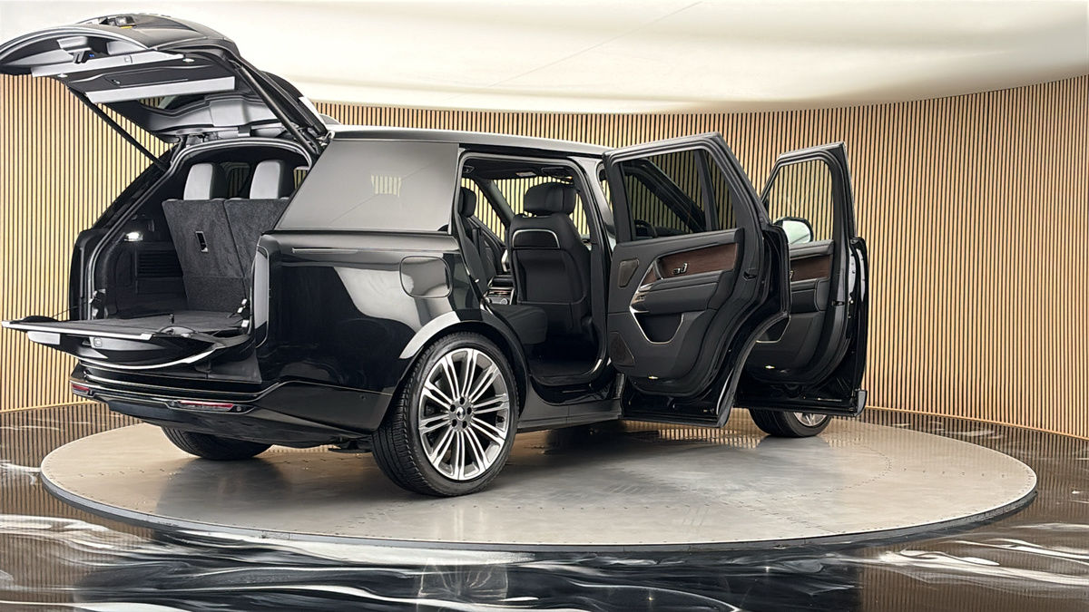 More views of Land Rover Range Rover