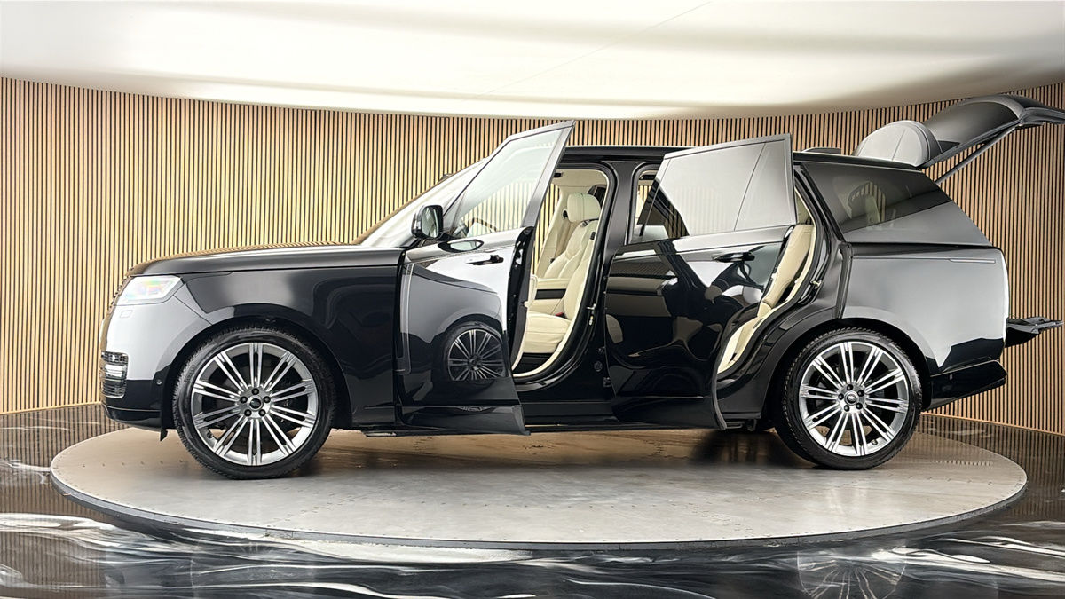 More views of Land Rover Range Rover