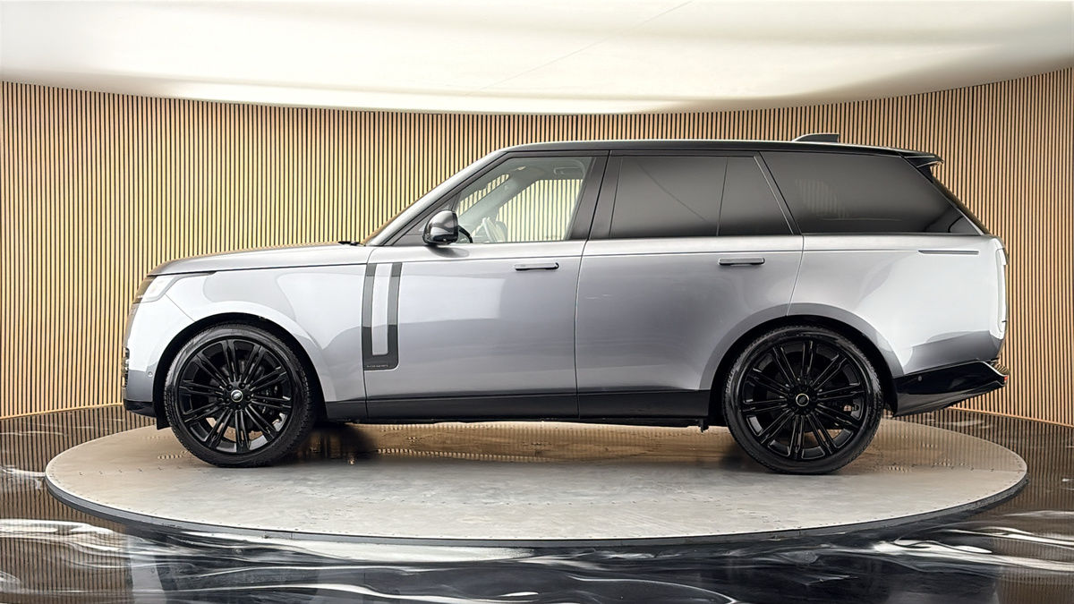 More views of Land Rover Range Rover