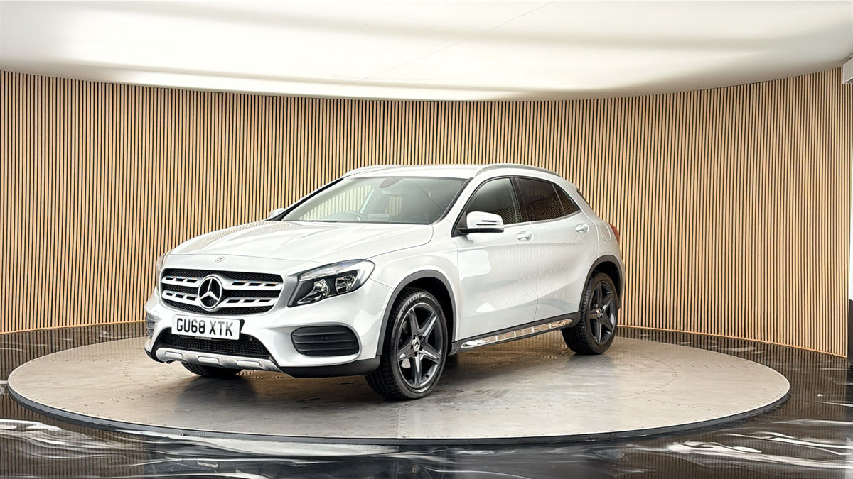 More views of Mercedes-Benz GLA