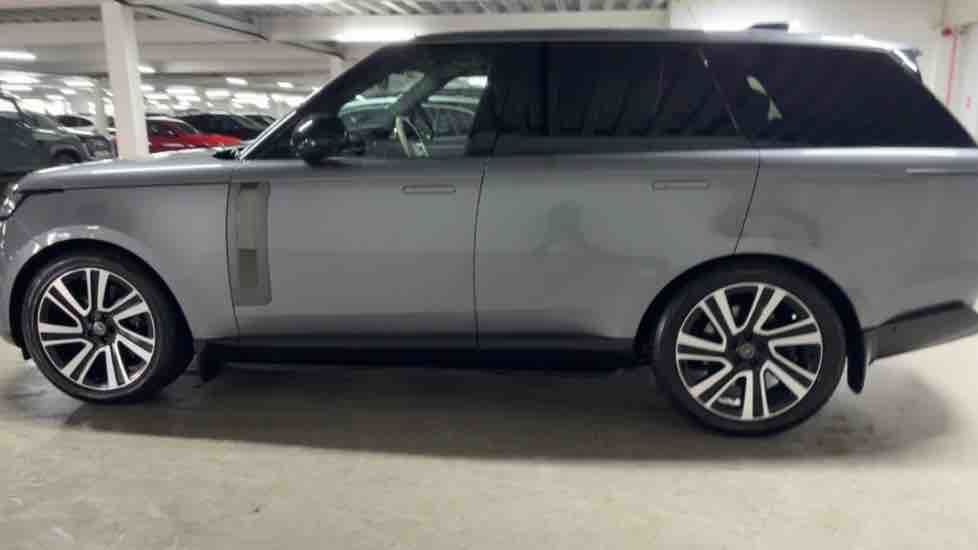 More views of Land Rover Range Rover