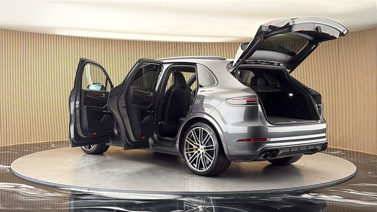 More views of Porsche Cayenne