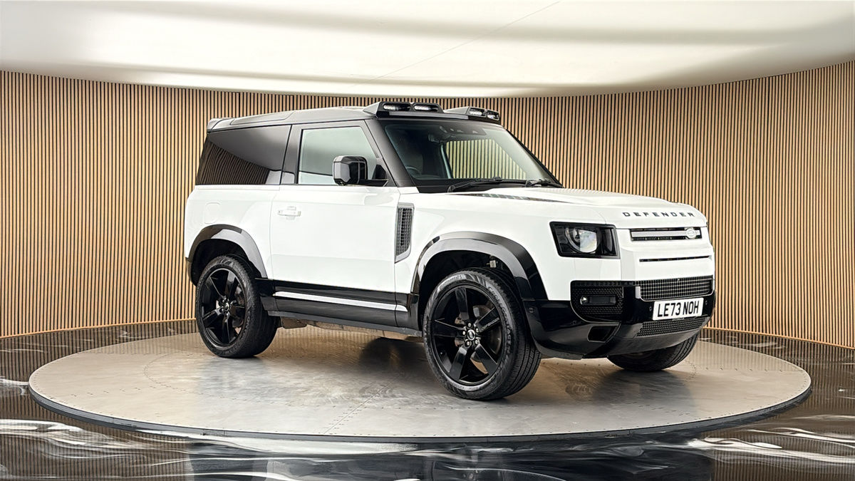 More views of Land Rover Defender 90