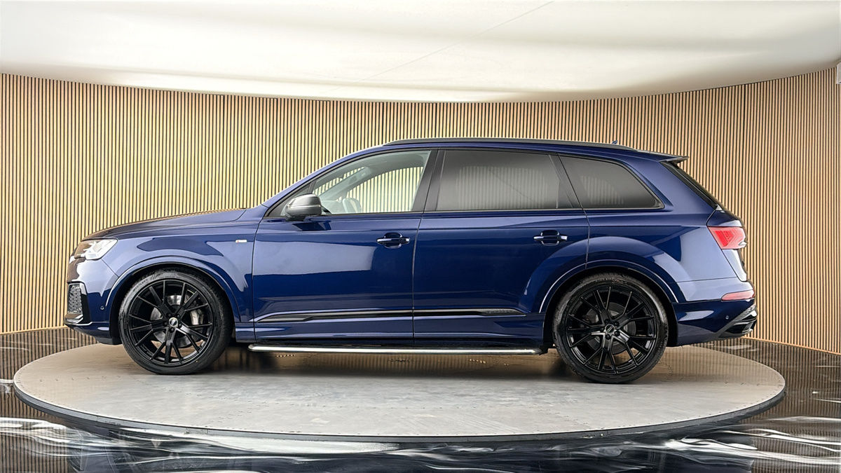 More views of Audi Q7