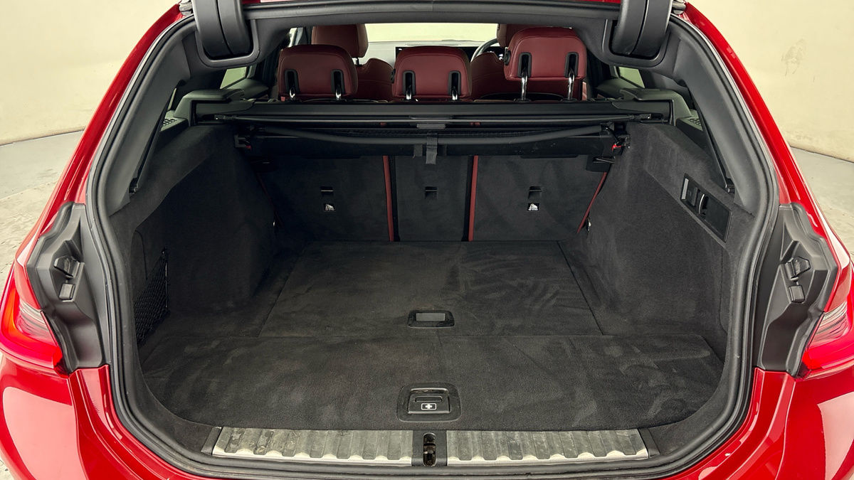 BMW 3 Series Image 11