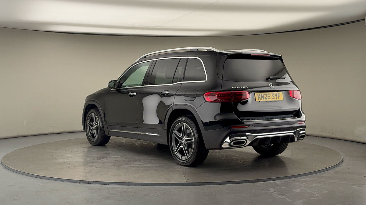 Mercedes-Benz GLB Image 2