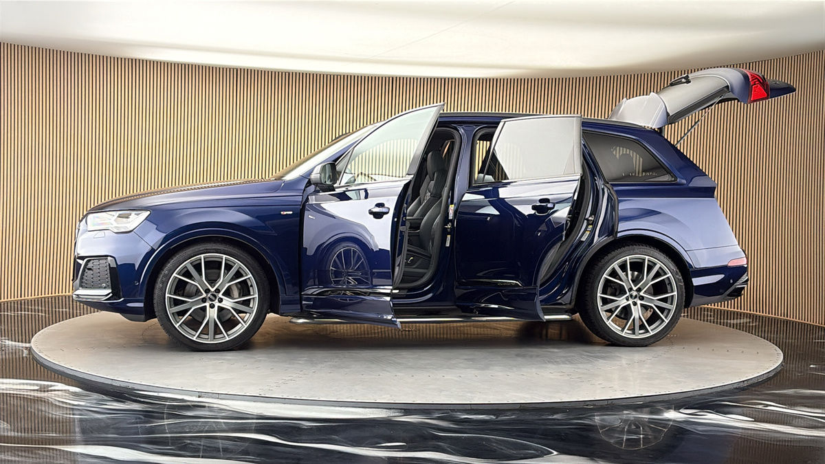 More views of Audi Q7