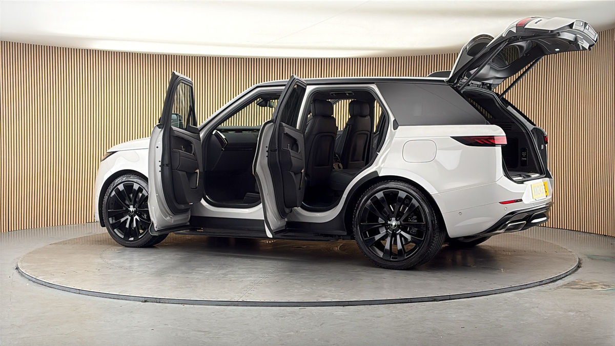 More views of Land Rover Range Rover Sport
