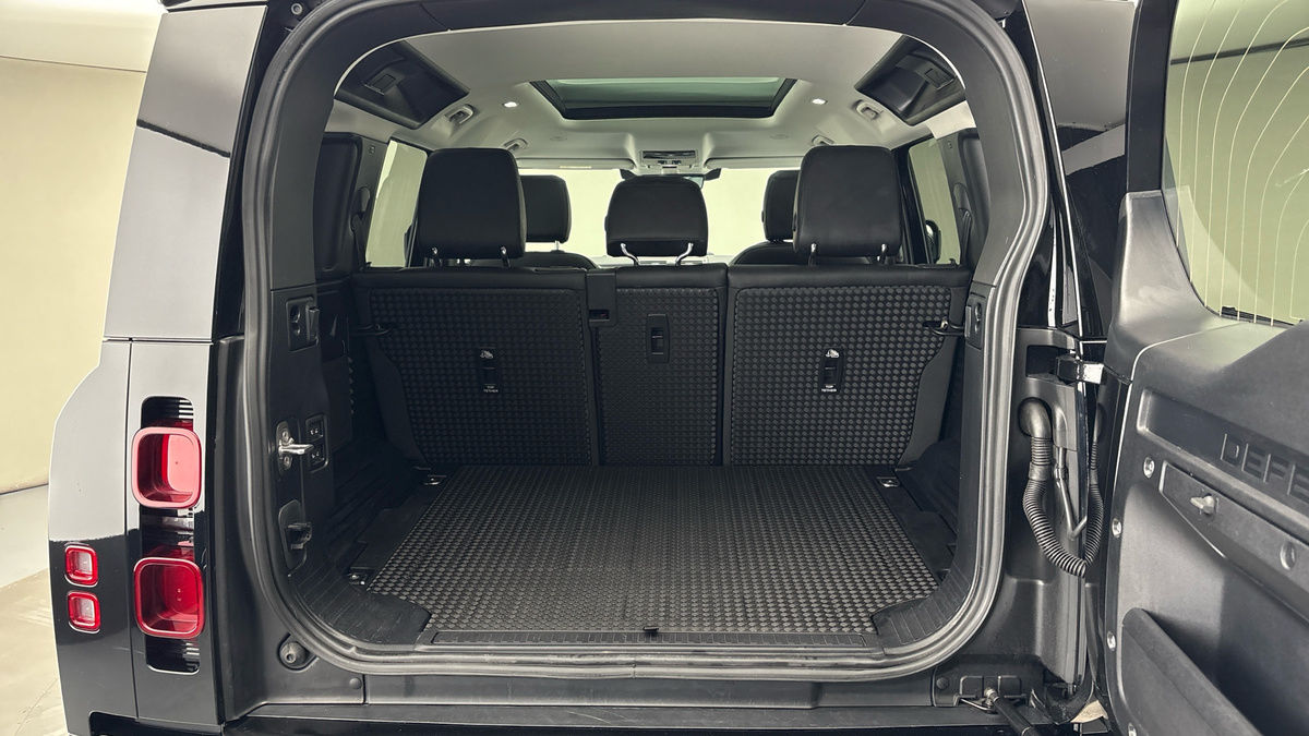 Land Rover Defender 110 Urban Image 11