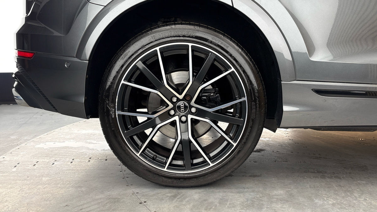 Audi SQ8 Image 10