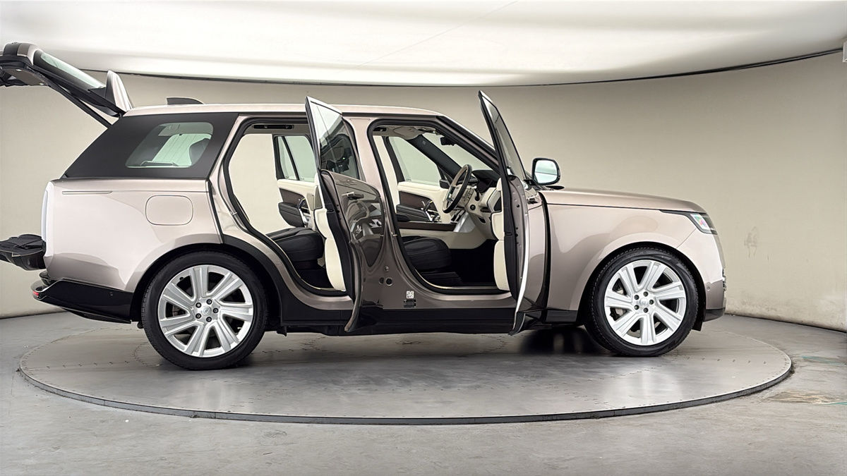 More views of Land Rover Range Rover