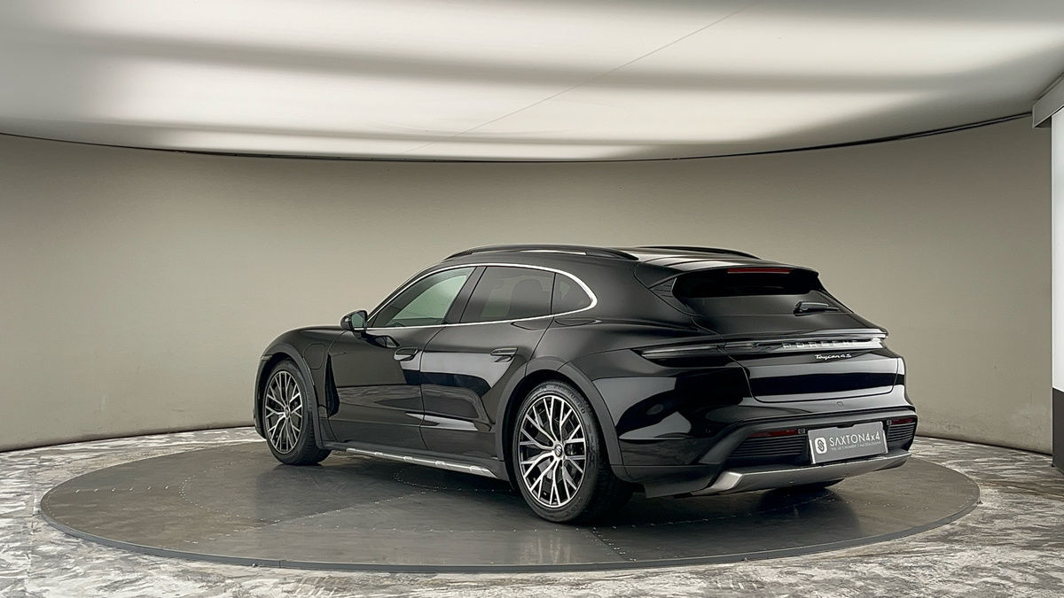 Porsche Taycan Image 2