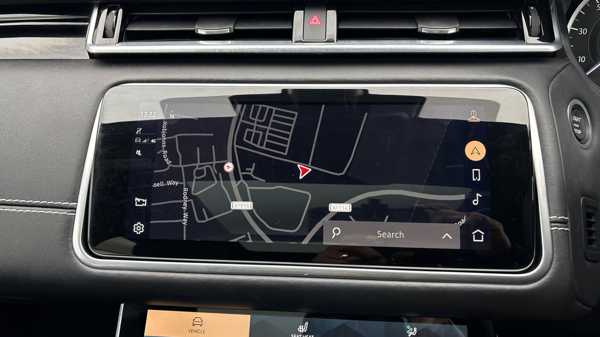 Land Rover Range Rover Velar Image 17