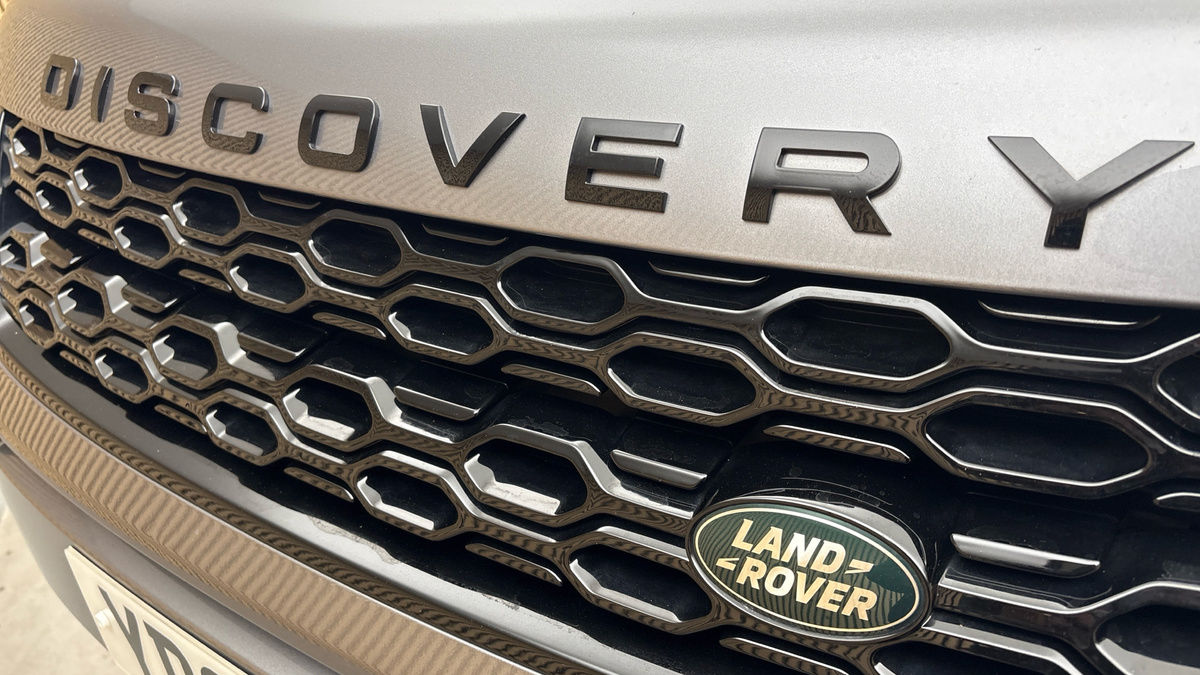 Land Rover Discovery Sport Image 24